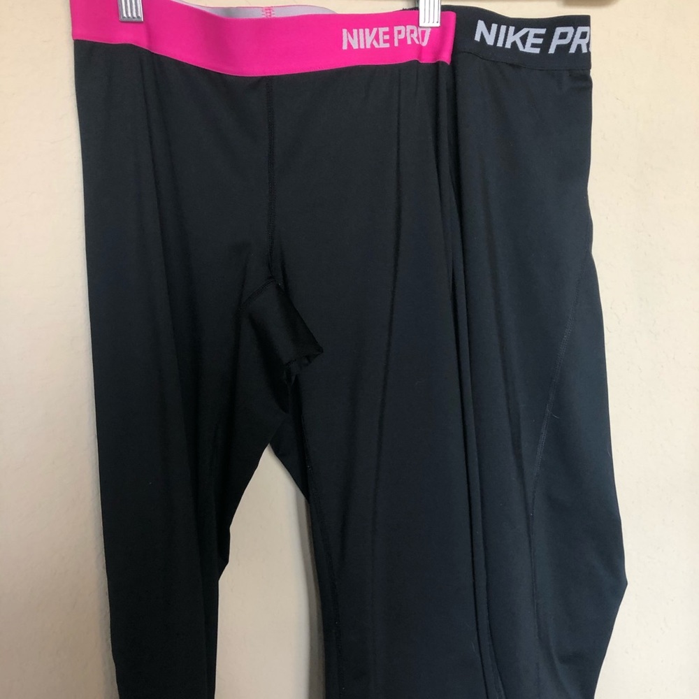 Cropped Nike Pros